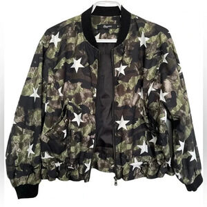 Stars  Camo Windbreaker size medium